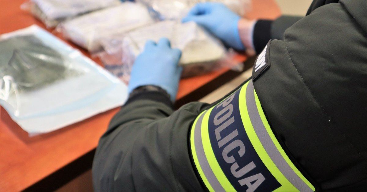 policjant i marihuana